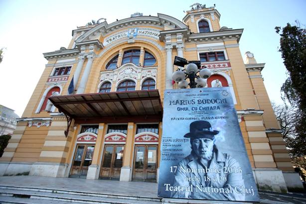 17.11 – Marius Bodochi in spectacolul Omul cu chitara pe scena Teatrului National