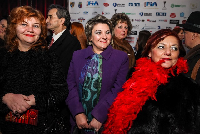 Îmbrăcăminte în stil sushi la Balul Operei
