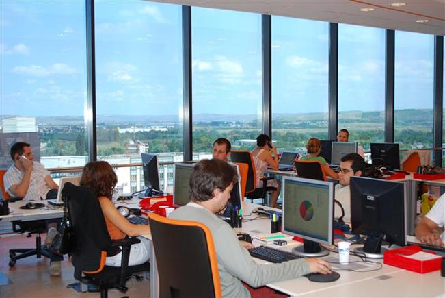 Endava mai angajează 300 de informaticieni în Cluj