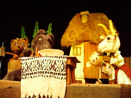 13.03 Teatru de papusi: Capra cu Trei Iezi