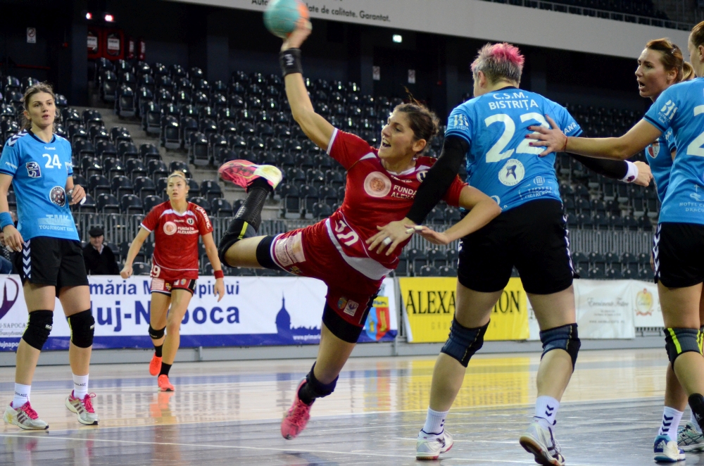 Handbal F - Universitatea Cluj - CSM Bistrita 33-21 (20-14) | © FOTO: Dan Porcutan / http://danporcutan.wordpress.com