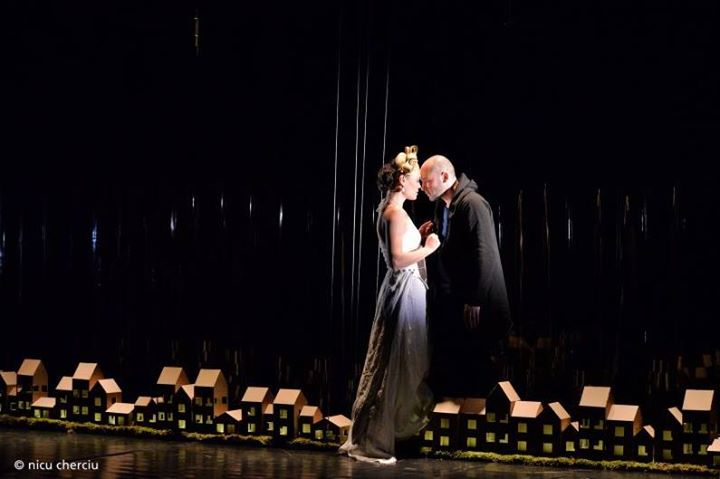 30.01 Piesa de teatru: Ultima noapte de dragoste, întâia noapte de război