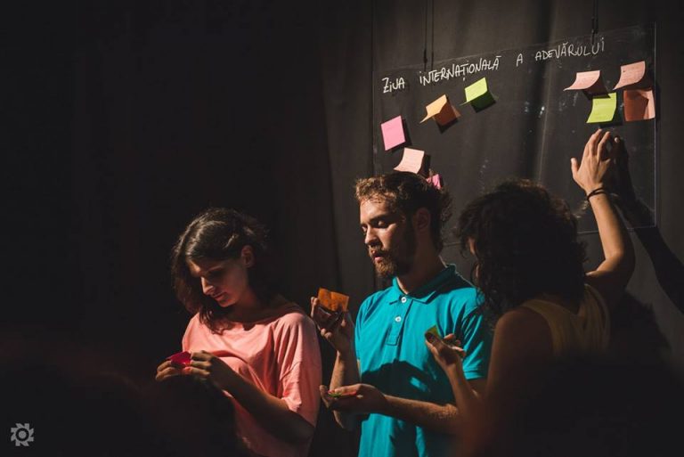 25.06 Piesa de teatru: Istorie subiectivă a fragilității
