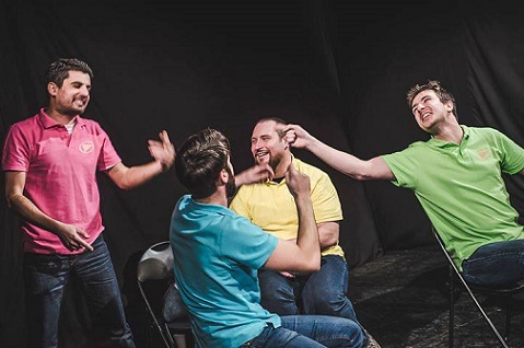 19.04 Show de improvizație: Just Push Play