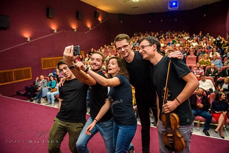 8.03 Improv show: Improbabilii