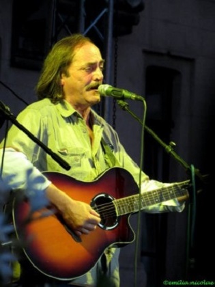 26.09 Folk in gradină: Valentin Moldovan
