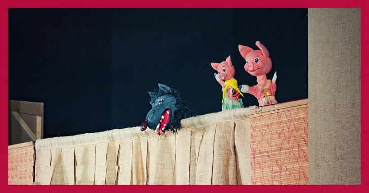 16.04 Spectacol de teatru de păpuși: Cei trei purceluși