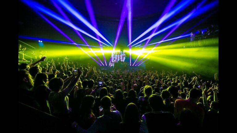 28.04 Party: Latino Night