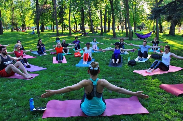 11.08 Yoga pe Cetățuie
