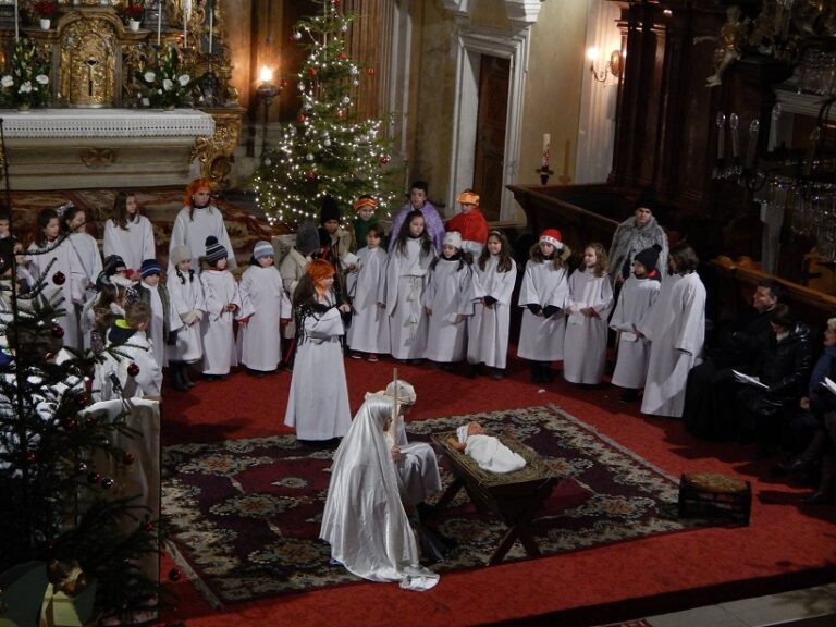 24.12 Sceneta copiilor din Ajunul Crăciunului