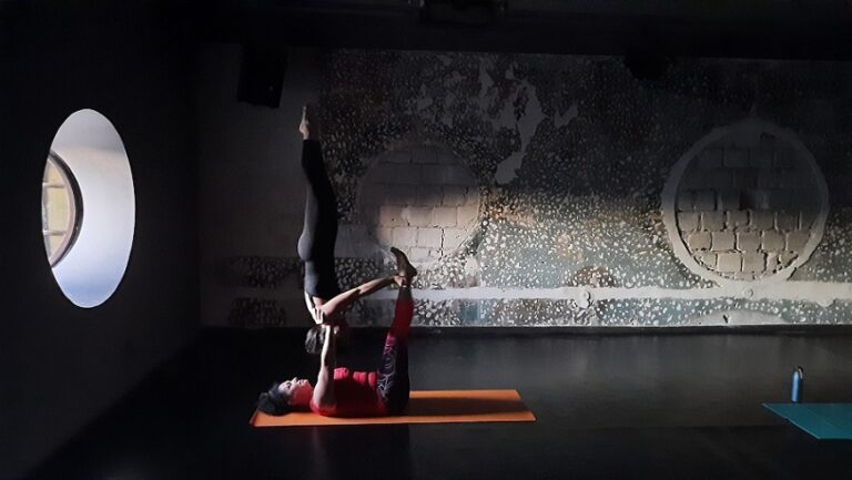 9.08 Curs de acro-yoga