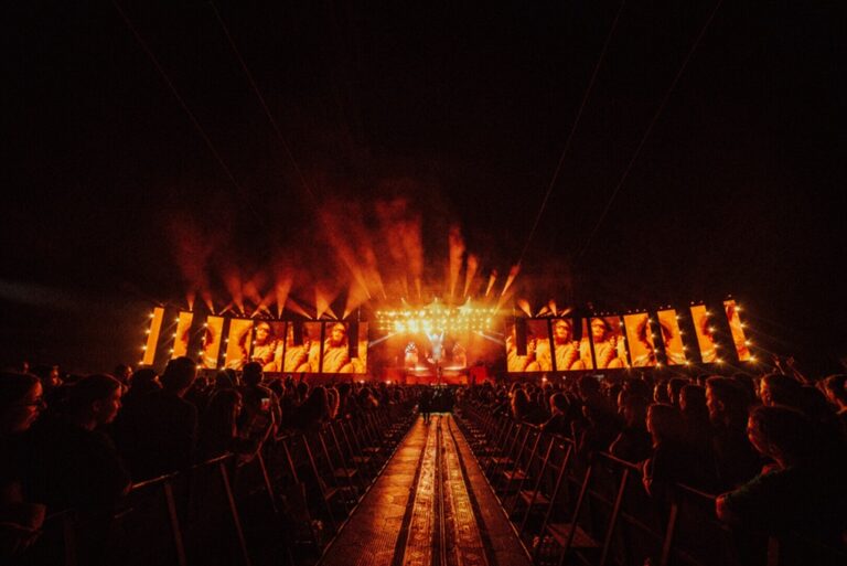 Cea mai așteptată zi: Massive Attack, Chase and Status (live), Khruangbin pe scena principală la Electric Castle 10