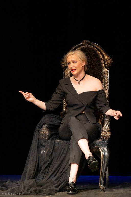 27.09 One woman show: CEALALTĂ OFELIA
