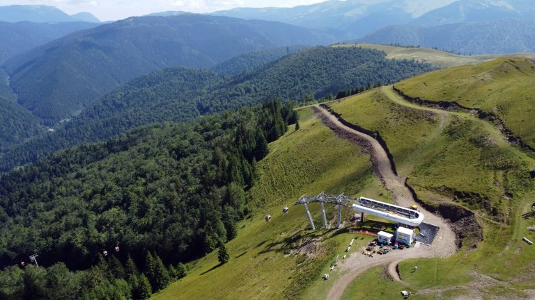 Telegondola din Azuga, cel mai scurt drum spre cea mai frumoasa panorama asupra Bucegilor. FOTO: Ovidiu Oprea