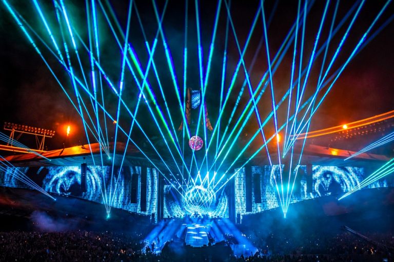 UNTOLD ONE - PESTE 500.000 DE PARTICIPANȚI
